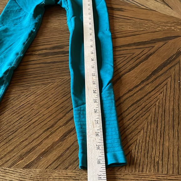 Women’s Turquoise Alphalete Compression Leggings Size XS Never Worn - Picture 7 of 11